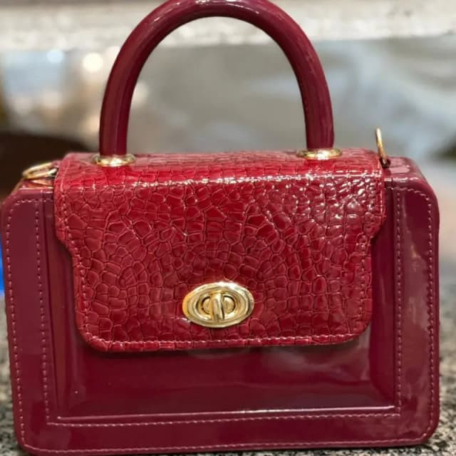 Stylish hand bag