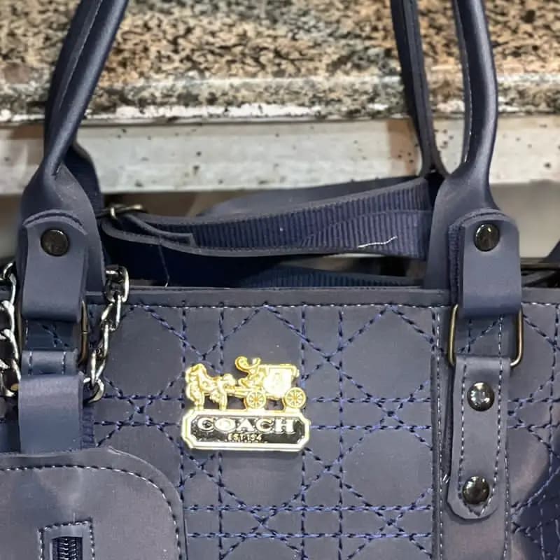 Stylish hand bag