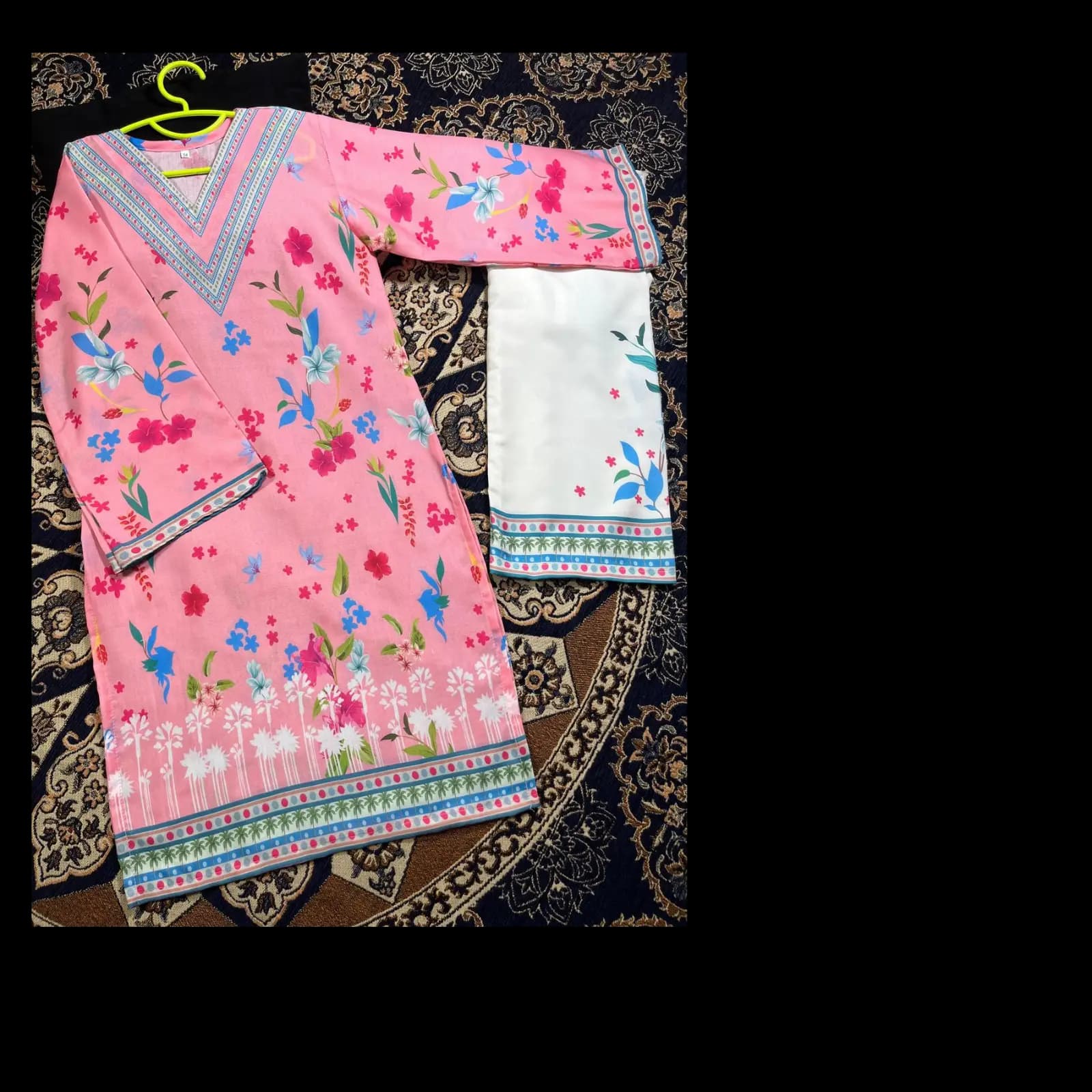 Girl's dress