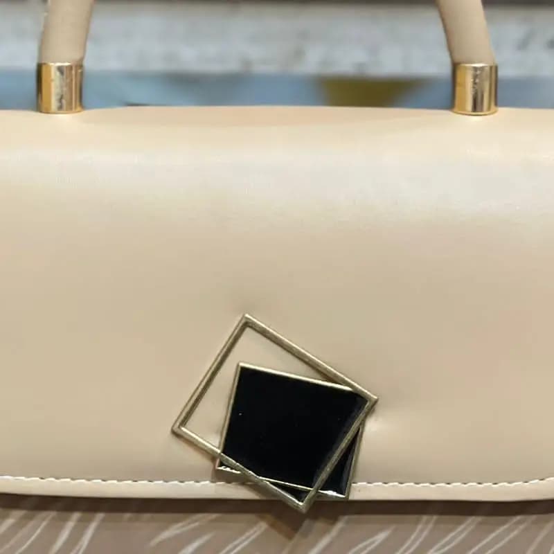 Hand bag